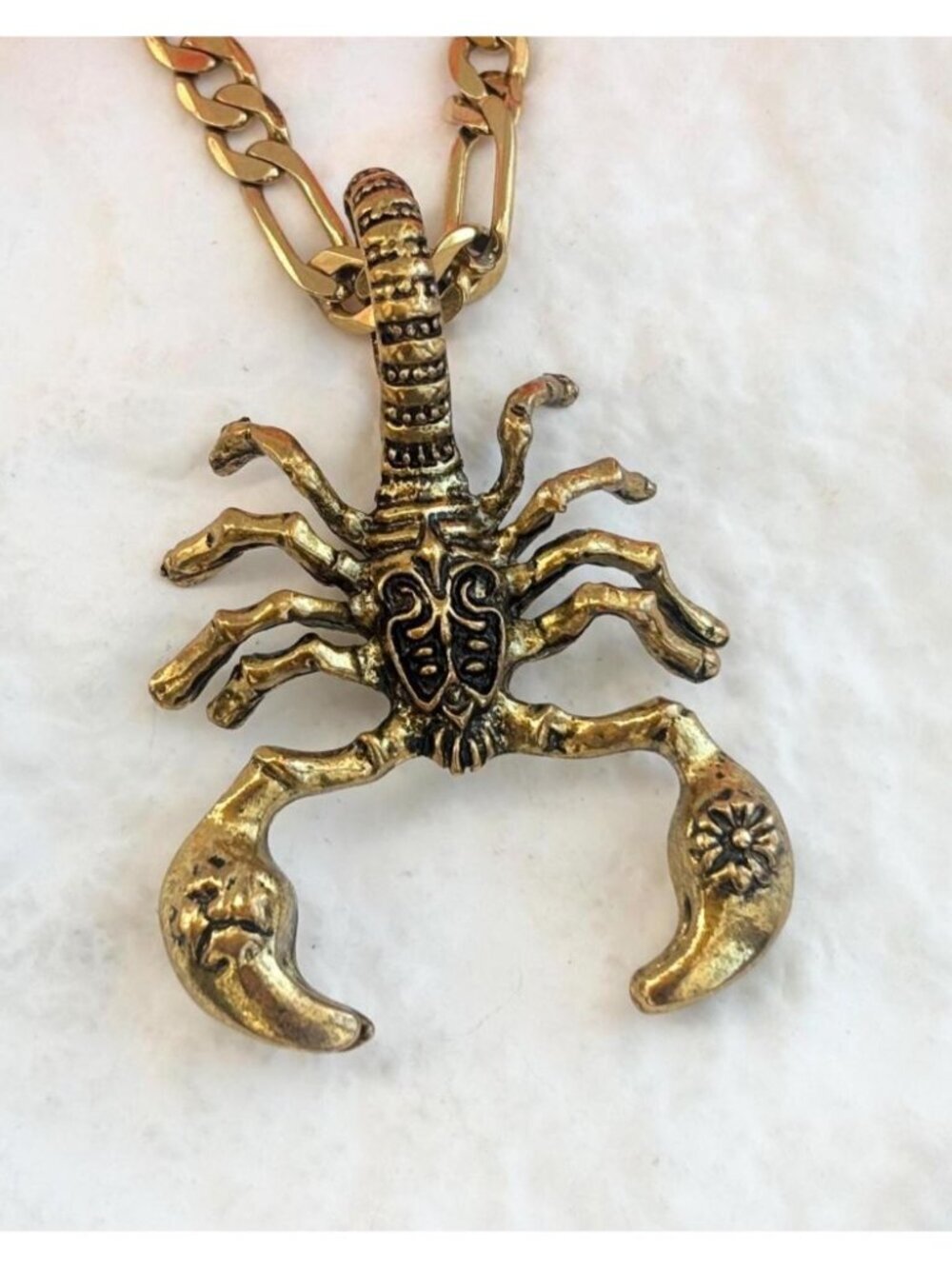 Scorpion Figural Gold T Figaro Chain Vintage Chainlink 80's Pendant Necklace